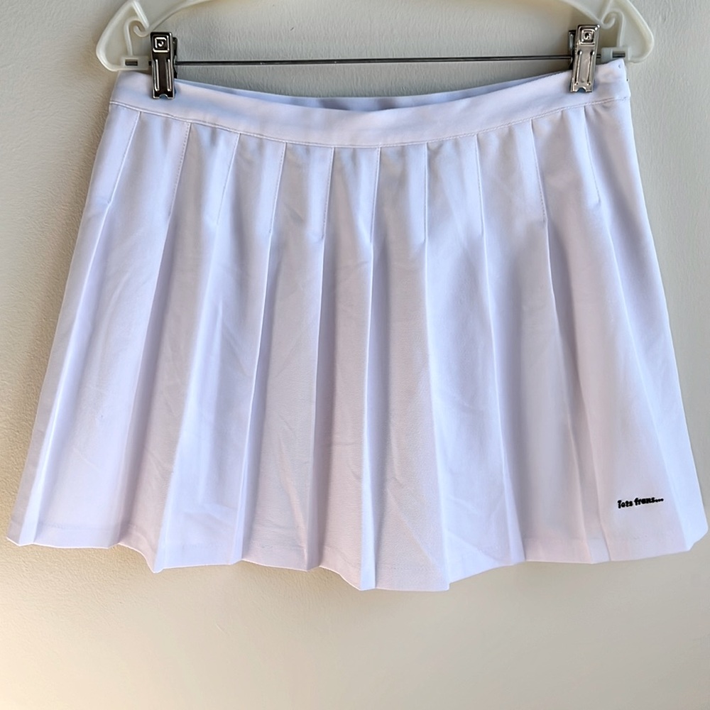 NWT Urban Outfitters iets frans Junior’s White Pleated Skirt Size Large